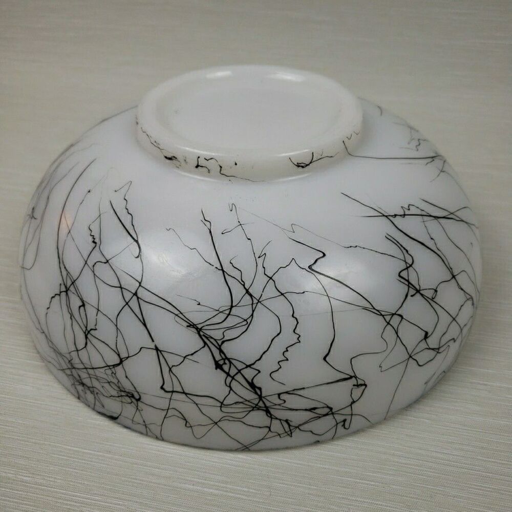 Black Spaghetti String Drizzle Serving Bowl White Glass Atomic MCM Vintage - Picture 15 of 16